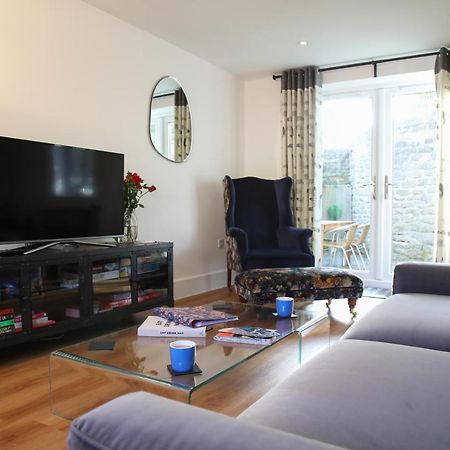 Burgess Yard 2-Bedroom Cottage, Бат Экстерьер фото