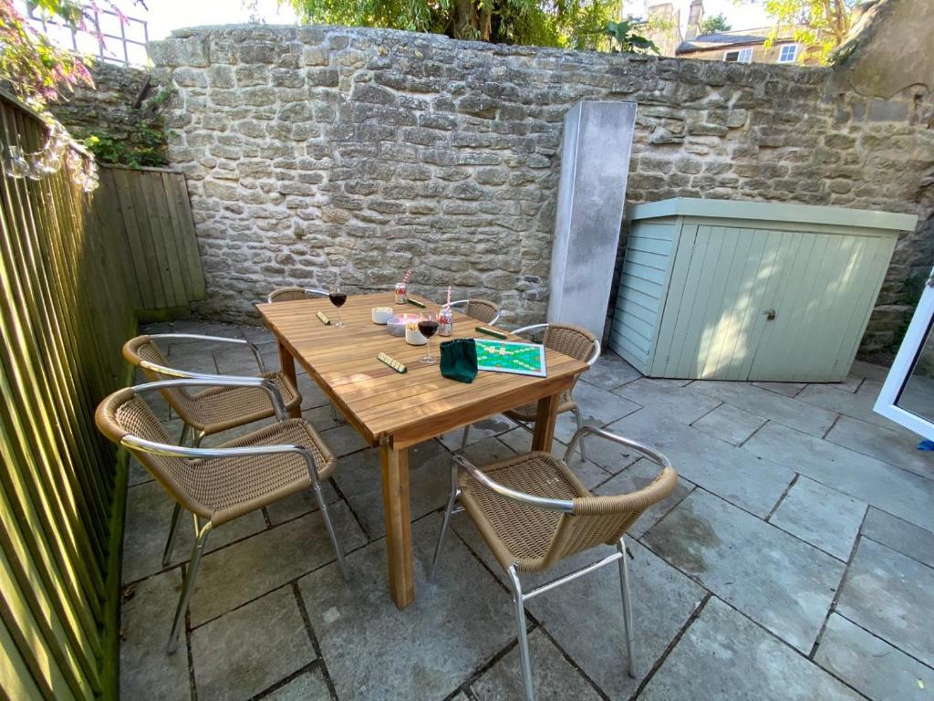 Burgess Yard 2-Bedroom Cottage, Бат Экстерьер фото