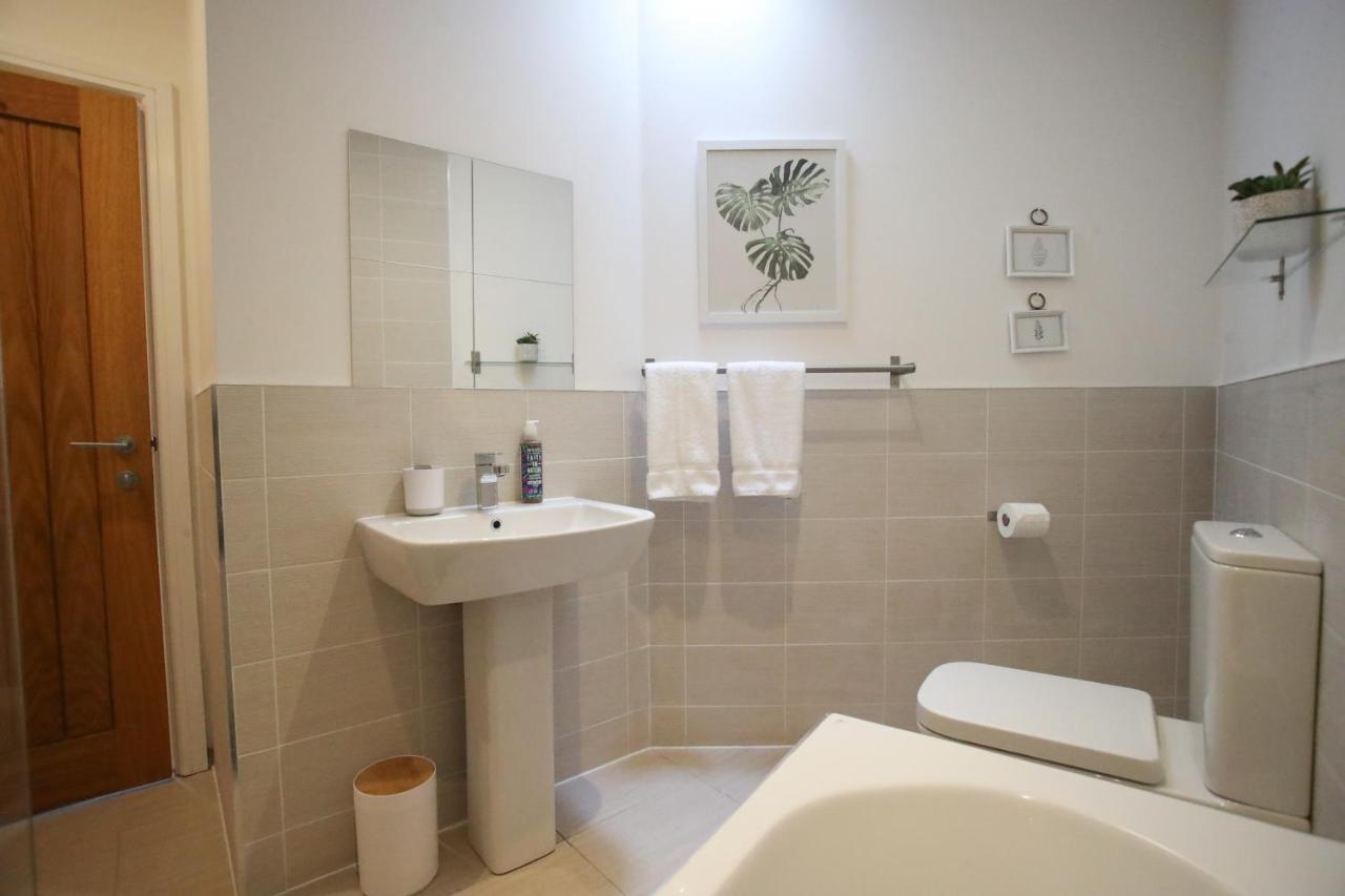 Burgess Yard 2-Bedroom Cottage, Бат Экстерьер фото